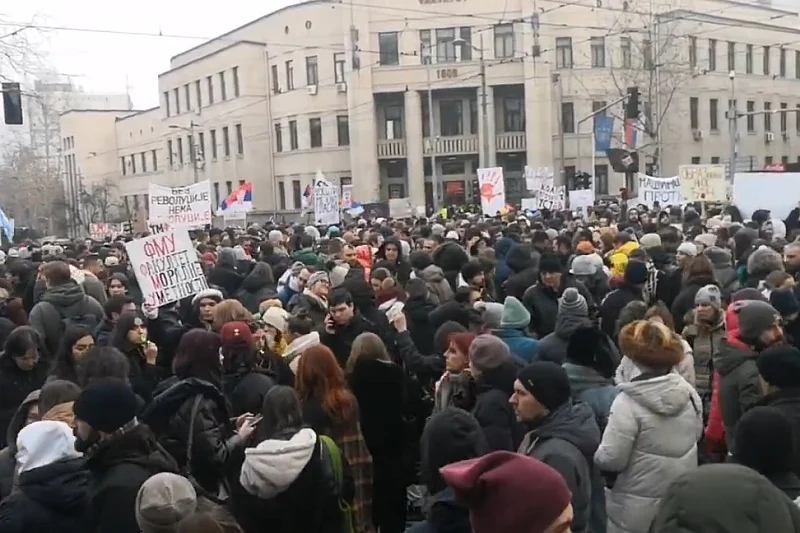 Veliki prosvjed u Beogradu zbog gaženja studentice ispred Tužiteljstva : "Sudite po zakonu"